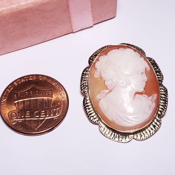 Estate Oval Carved Cameo Italian 14Kt YG Bezel w/Etched Frame Milor Pin/Pd#23281 - Picture 4 of 8